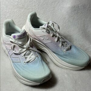 New Balance Women's Sneakers - White and Light Purple